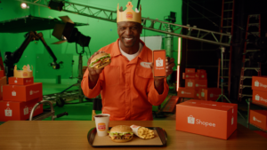 “Eu tenho dois empregos”: Terry Crews renova como embaixador da Shopee e estreia campanha inédita do marketplace com o Burger King®